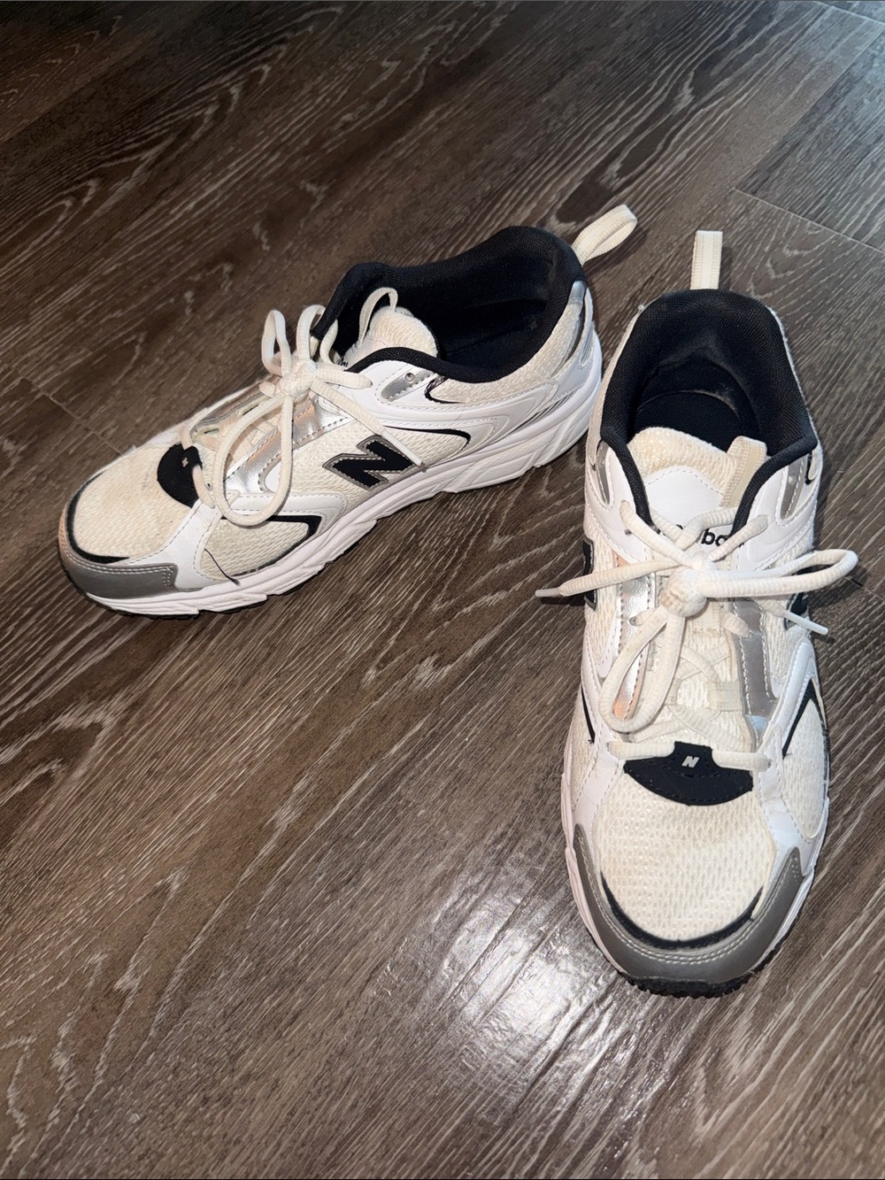 New Balance Women's White Black and Gray Lace-Up Athletic Sneakers